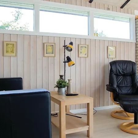 Three-bedroom Holiday In Prázdninový dům *